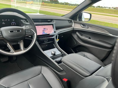 2027 Jeep Grand Cherokee GRAND CHEROKEE LIMITED 4X2