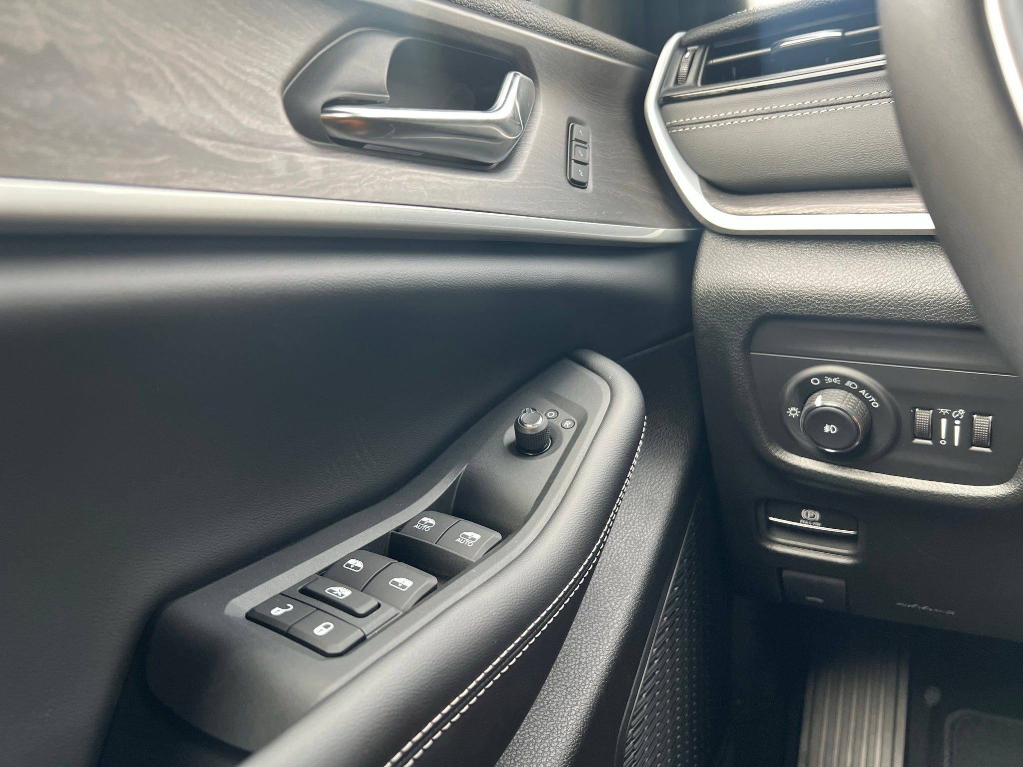 2027 Jeep Grand Cherokee GRAND CHEROKEE LIMITED 4X2