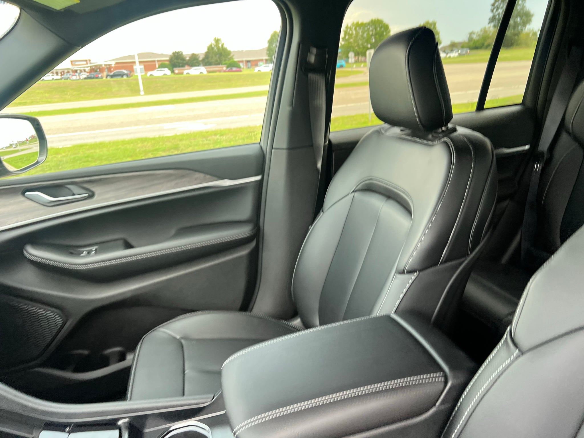 2027 Jeep Grand Cherokee GRAND CHEROKEE LIMITED 4X2