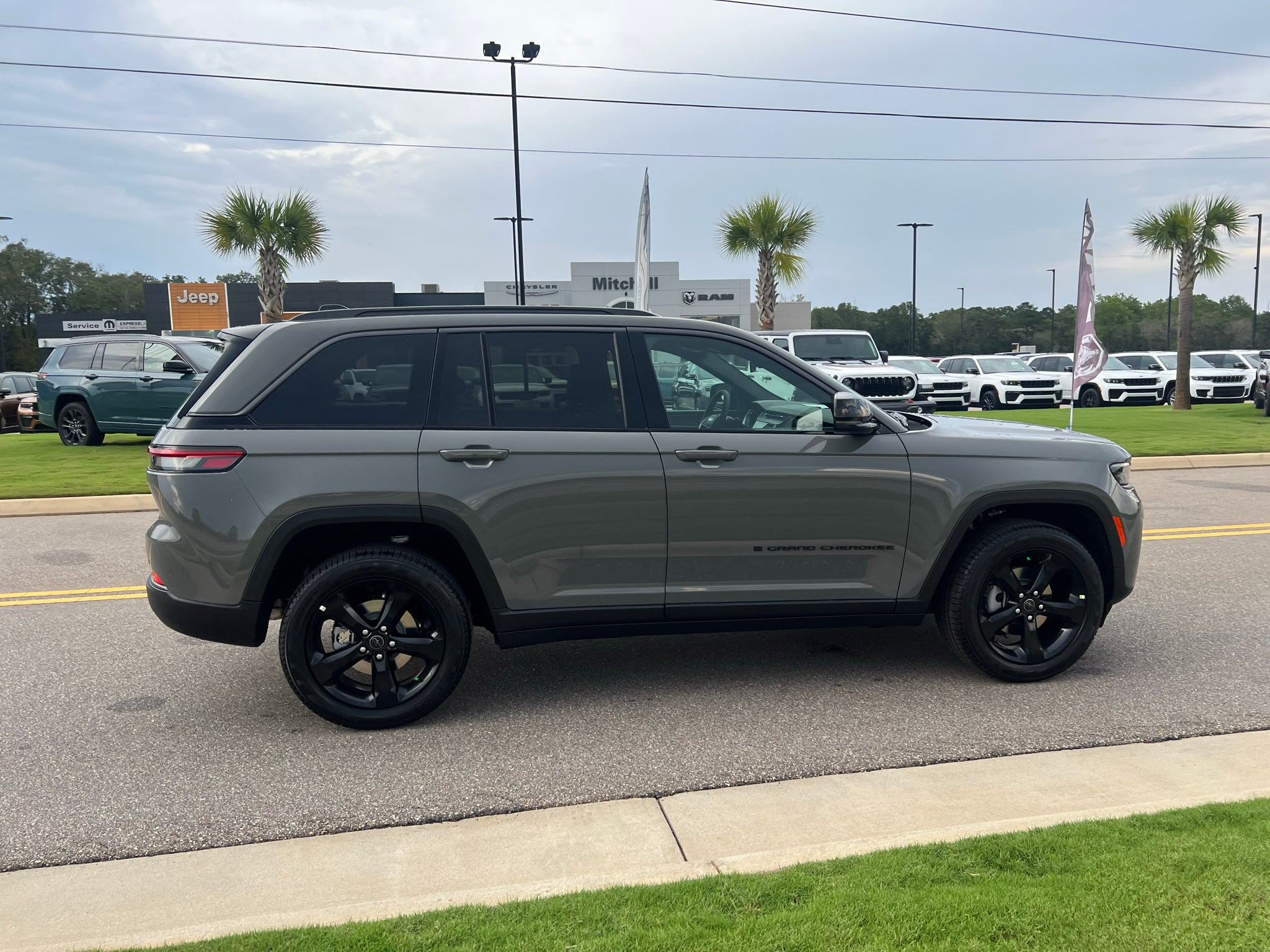 2027 Jeep Grand Cherokee GRAND CHEROKEE LIMITED 4X2