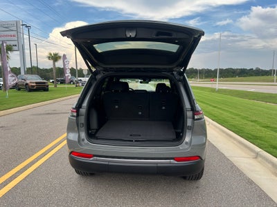 2027 Jeep Grand Cherokee GRAND CHEROKEE LIMITED 4X2