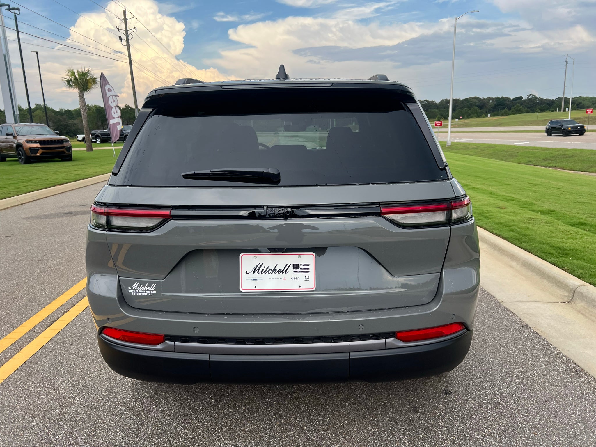 2027 Jeep Grand Cherokee GRAND CHEROKEE LIMITED 4X2