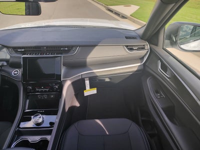 2025 Jeep Grand Cherokee GRAND CHEROKEE LAREDO X 4X4