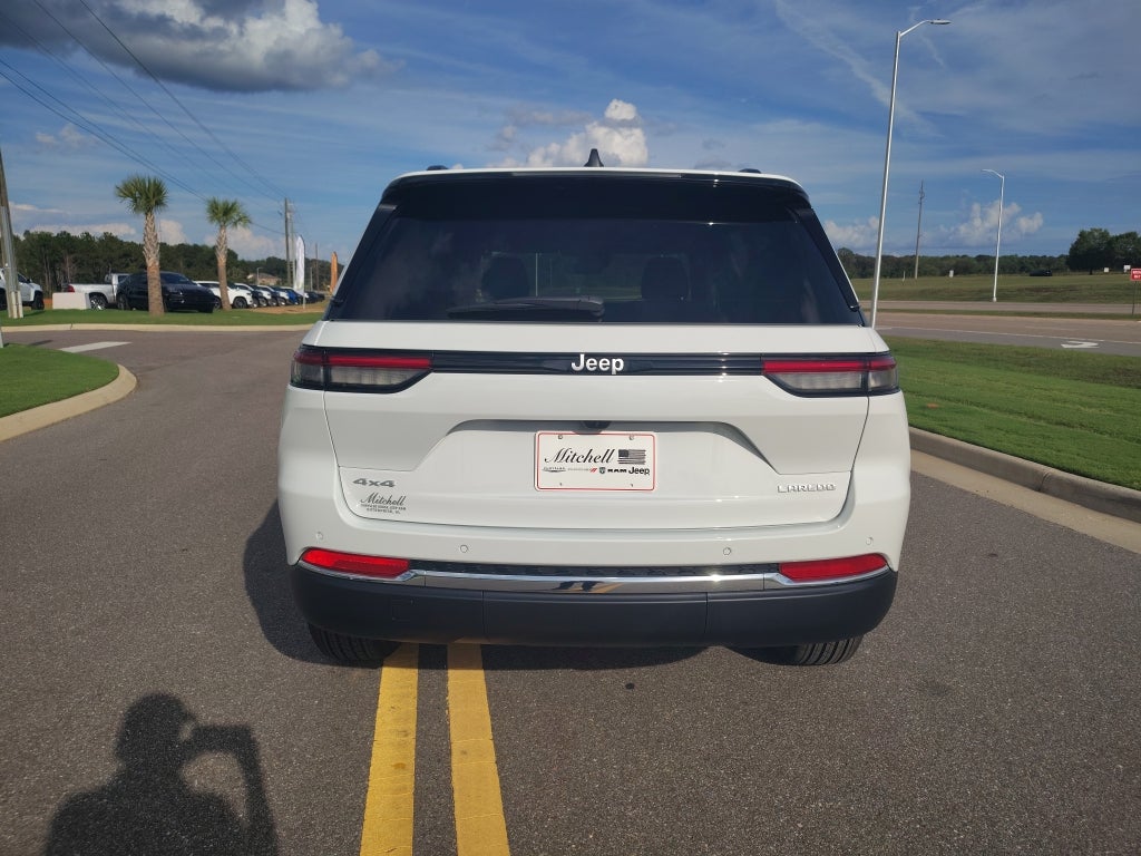 2025 Jeep Grand Cherokee GRAND CHEROKEE LAREDO X 4X4