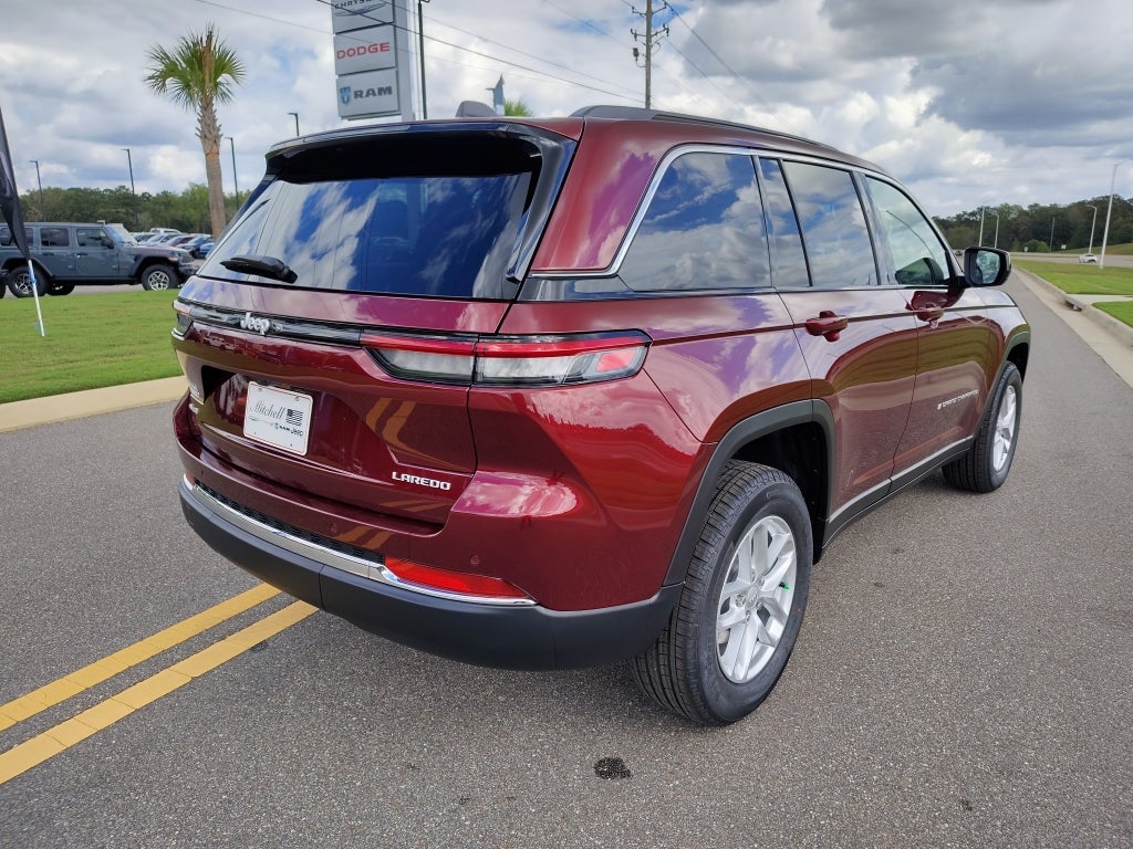 2025 Jeep Grand Cherokee GRAND CHEROKEE LAREDO X 4X4