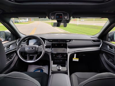 2025 Jeep Grand Cherokee GRAND CHEROKEE LAREDO X 4X4