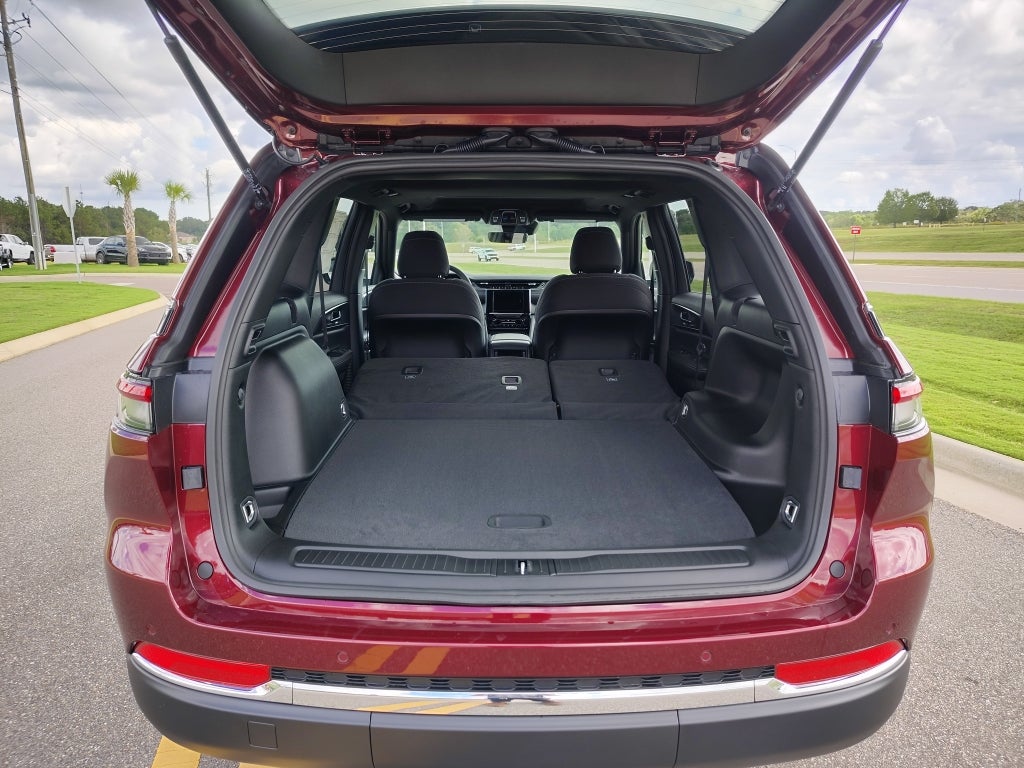 2025 Jeep Grand Cherokee GRAND CHEROKEE LAREDO X 4X4