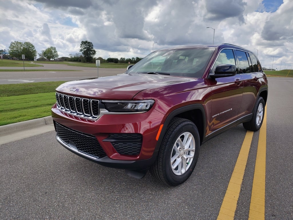 2025 Jeep Grand Cherokee GRAND CHEROKEE LAREDO X 4X4