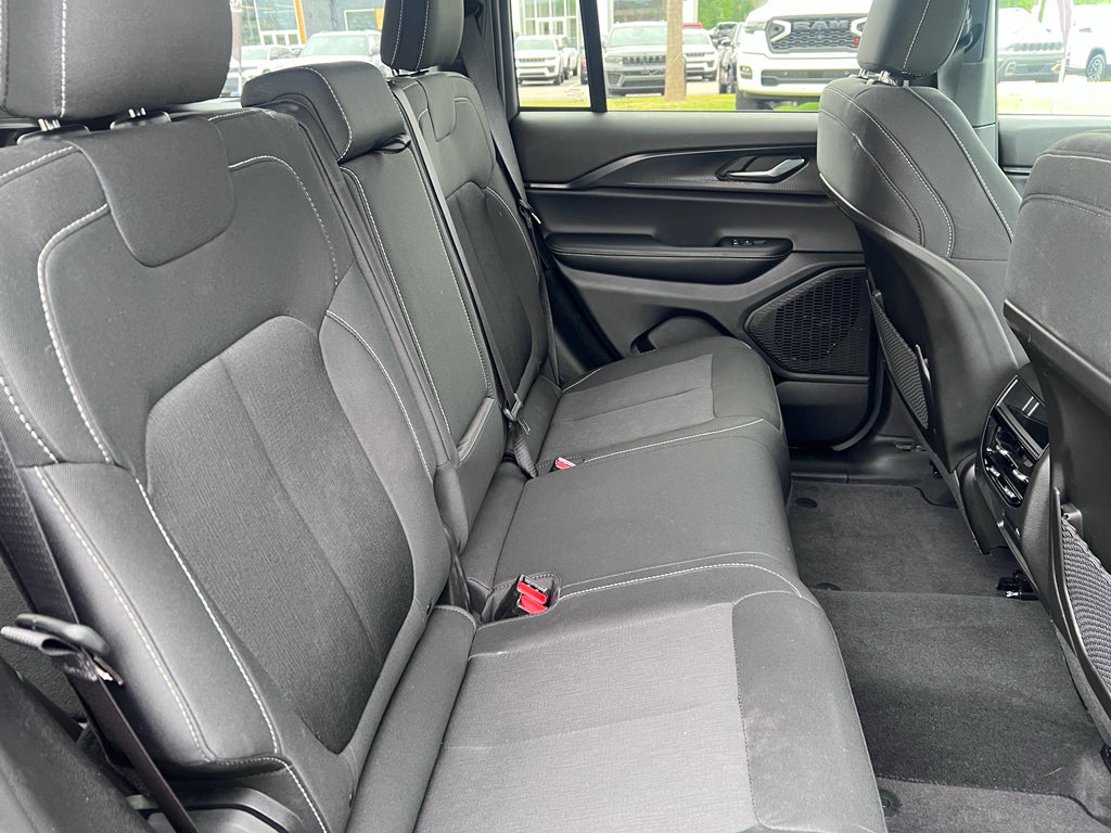 2025 Jeep Grand Cherokee Laredo X 4x4