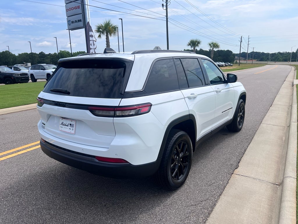 2026 Jeep Grand Cherokee GRAND CHEROKEE LAREDO ALTITUDE 4X4
