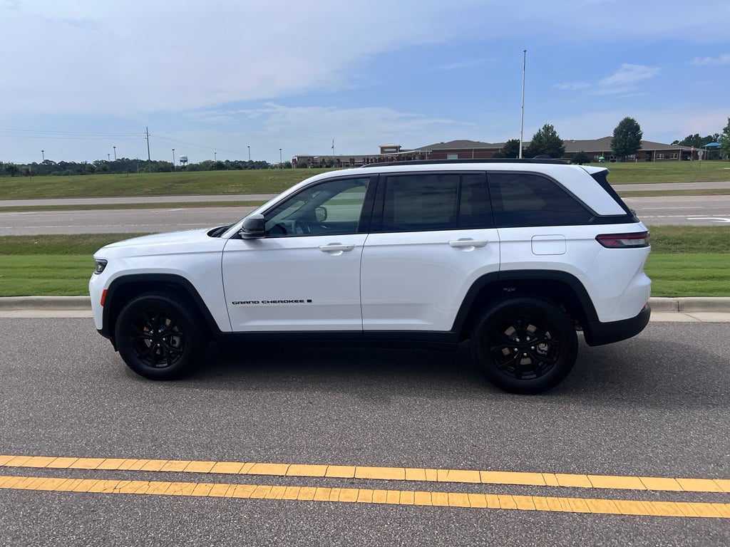 2026 Jeep Grand Cherokee GRAND CHEROKEE LAREDO ALTITUDE 4X4