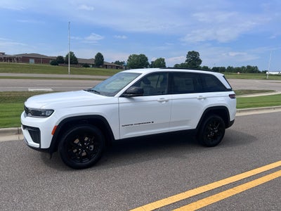 2026 Jeep Grand Cherokee GRAND CHEROKEE LAREDO ALTITUDE 4X4