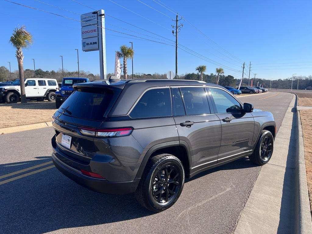 2026 Jeep Grand Cherokee GRAND CHEROKEE LAREDO ALTITUDE 4X4