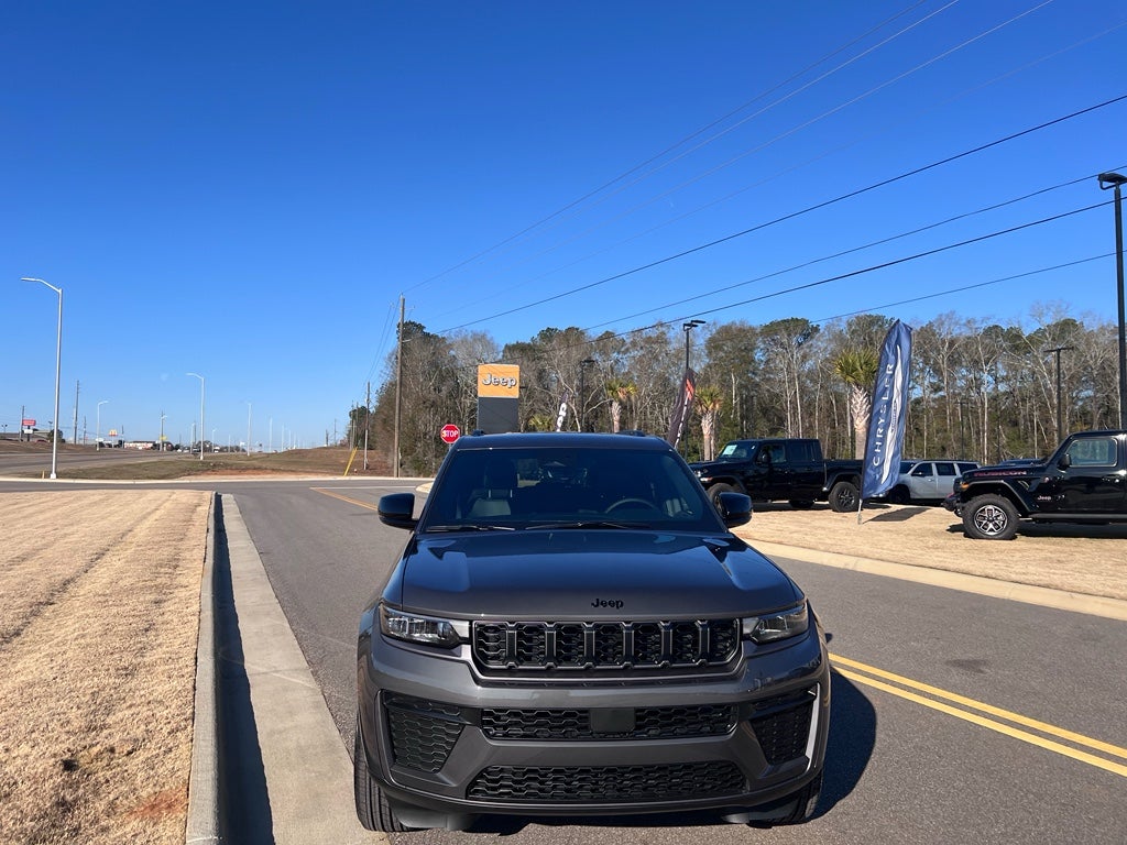 2026 Jeep Grand Cherokee GRAND CHEROKEE LAREDO ALTITUDE 4X4