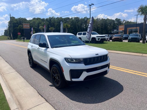 2026 Jeep Grand Cherokee GRAND CHEROKEE LAREDO ALTITUDE 4X4