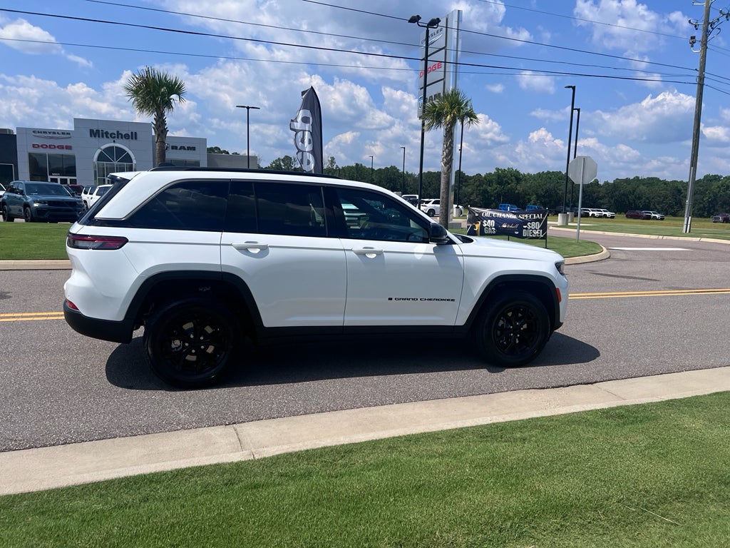2026 Jeep Grand Cherokee GRAND CHEROKEE LAREDO ALTITUDE 4X4