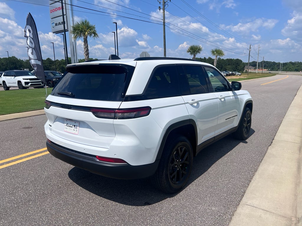 2026 Jeep Grand Cherokee GRAND CHEROKEE LAREDO ALTITUDE 4X4