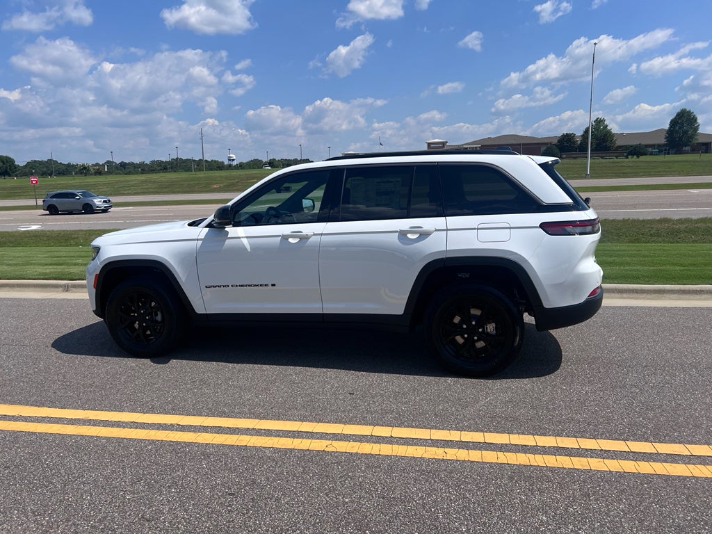 2026 Jeep Grand Cherokee GRAND CHEROKEE LAREDO ALTITUDE 4X4