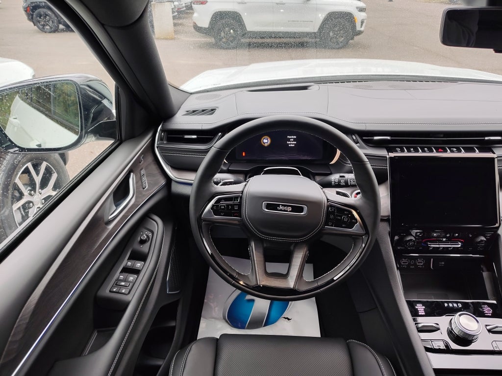 2025 Jeep Grand Cherokee GRAND CHEROKEE OVERLAND 4X4