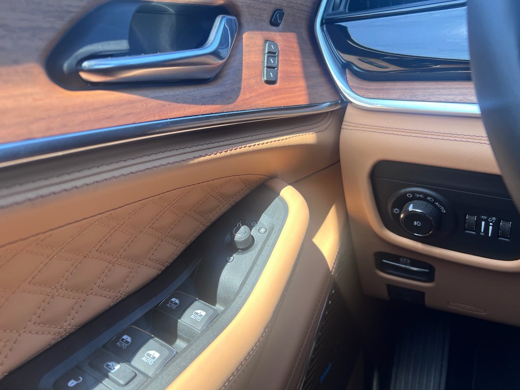 2026 Jeep Grand Cherokee GRAND CHEROKEE SUMMIT 4X4