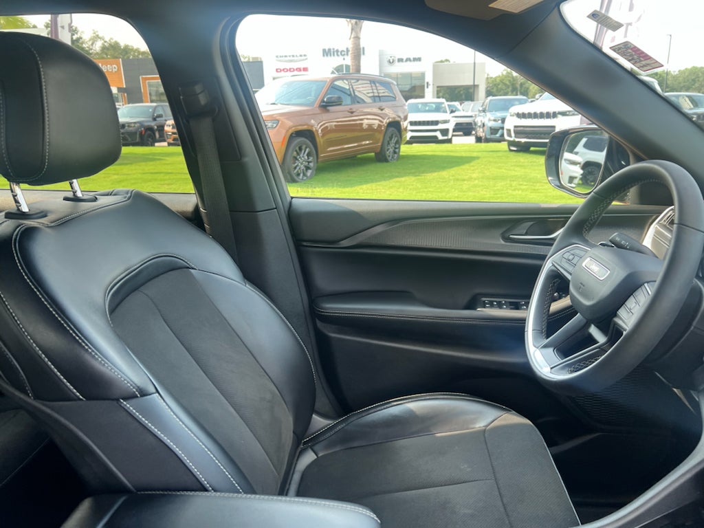 2024 Jeep Grand Cherokee L Altitude X 4x2