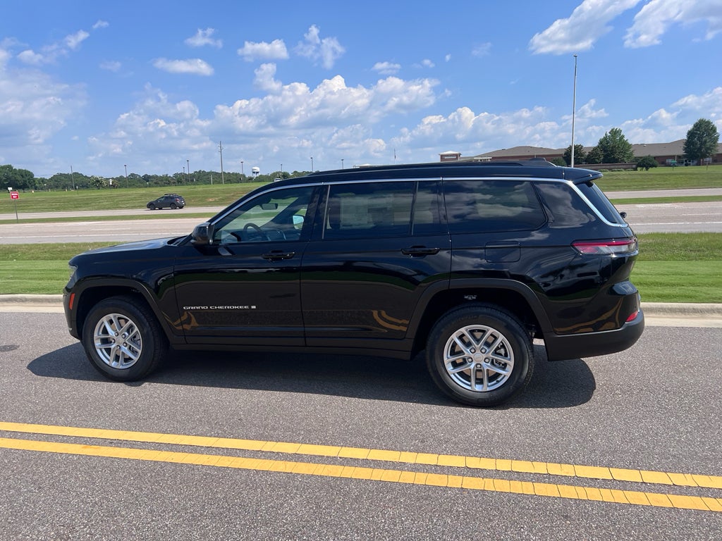 2026 Jeep Grand Cherokee L GRAND CHEROKEE L LAREDO X 4X2