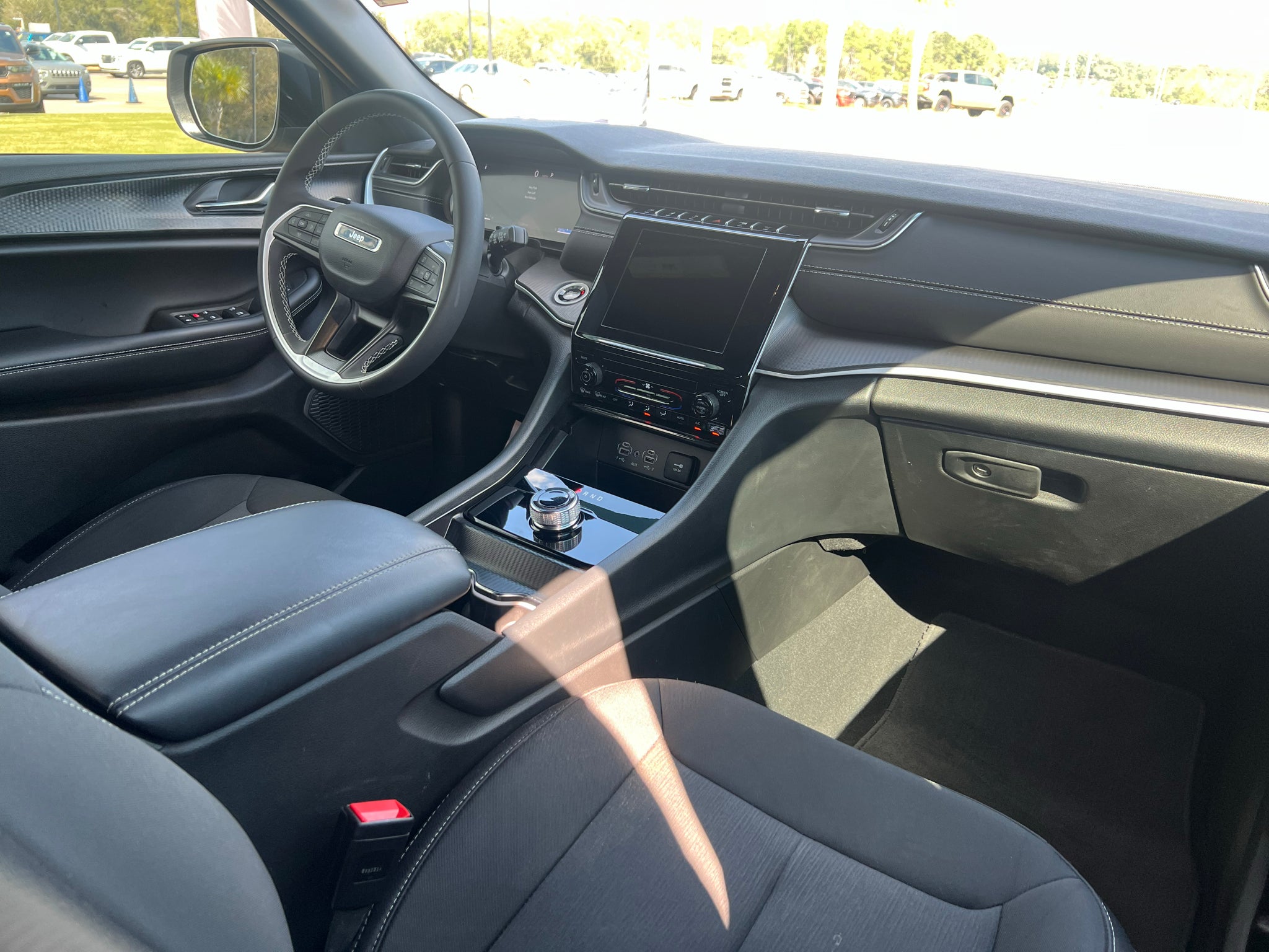 2025 Jeep Grand Cherokee L Laredo X 4x2