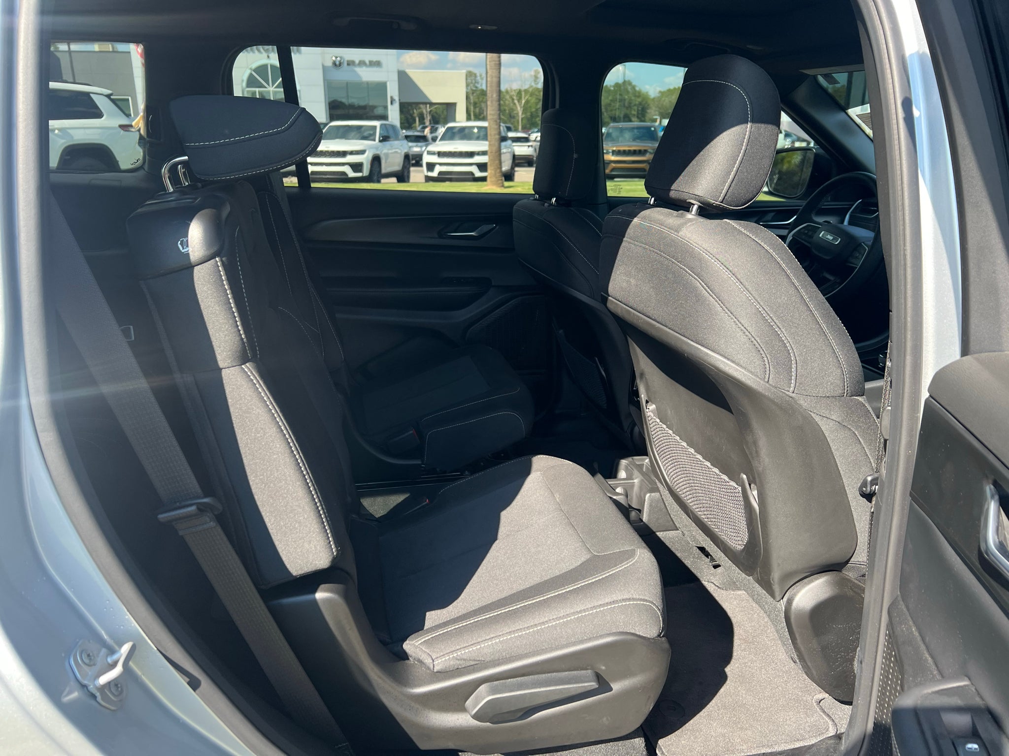 2025 Jeep Grand Cherokee L Laredo X 4x2