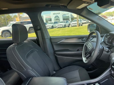 2025 Jeep Grand Cherokee L Laredo X 4x2