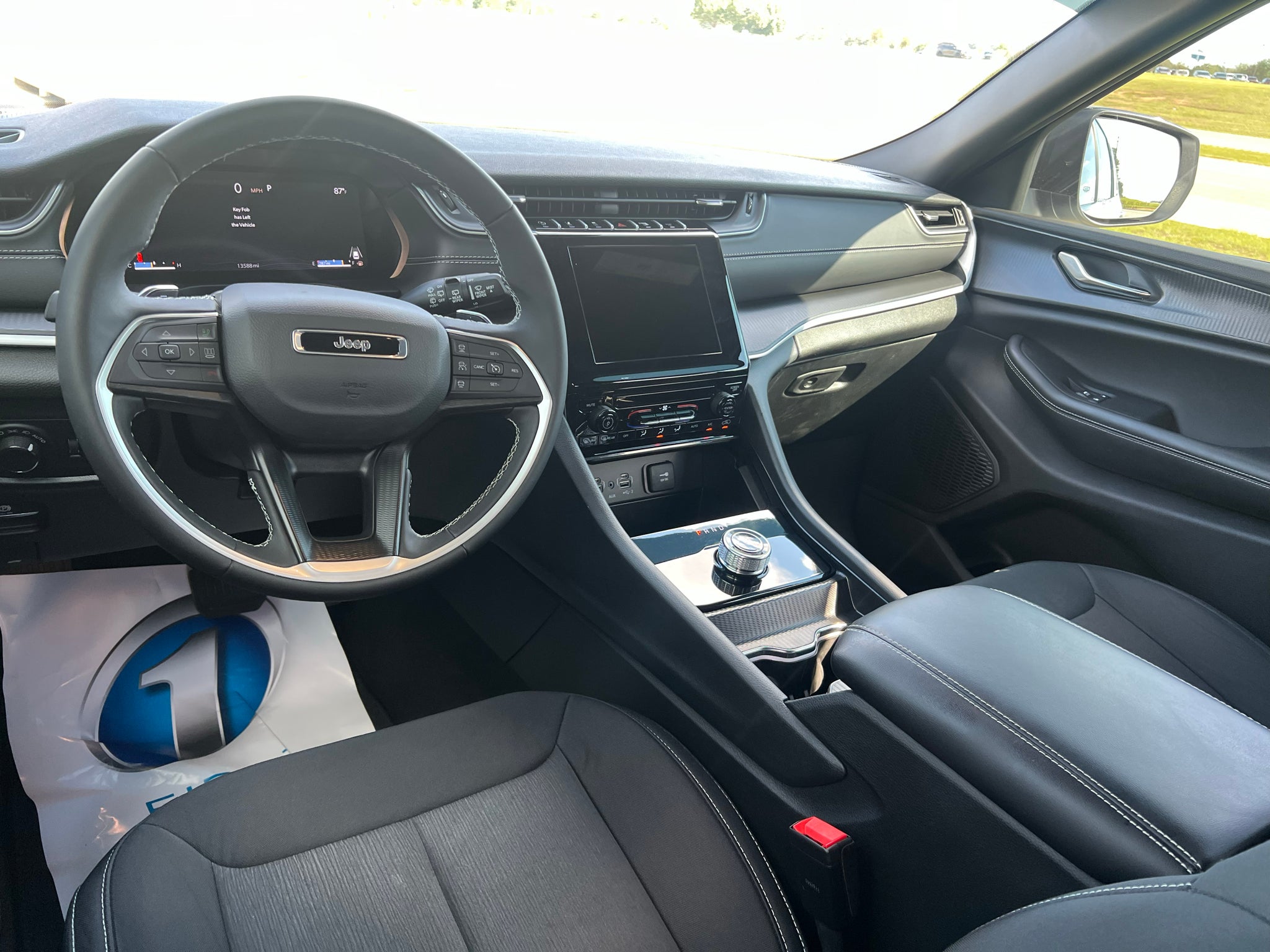 2025 Jeep Grand Cherokee L Laredo X 4x2