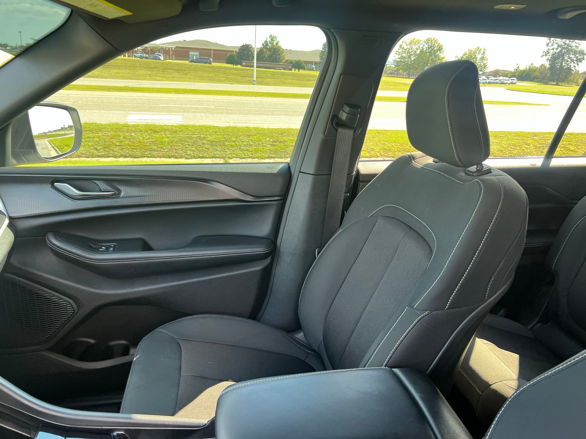 2025 Jeep Grand Cherokee L Laredo X 4x2
