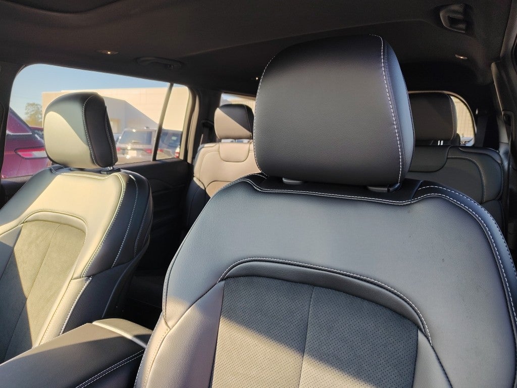 2025 Jeep Grand Cherokee L GRAND CHEROKEE L ALTITUDE X 4X2