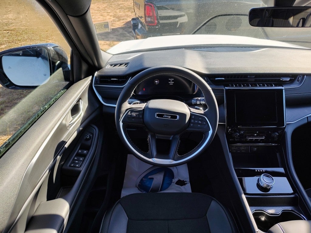 2025 Jeep Grand Cherokee L GRAND CHEROKEE L ALTITUDE X 4X2