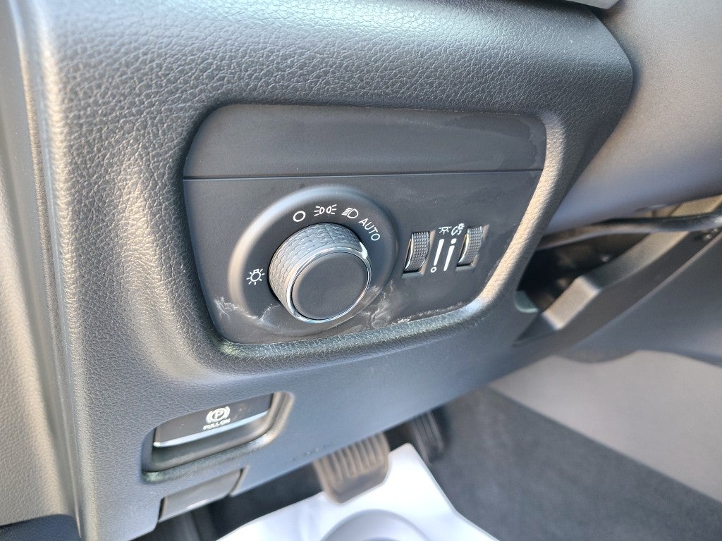 2025 Jeep Grand Cherokee L Laredo 4x2