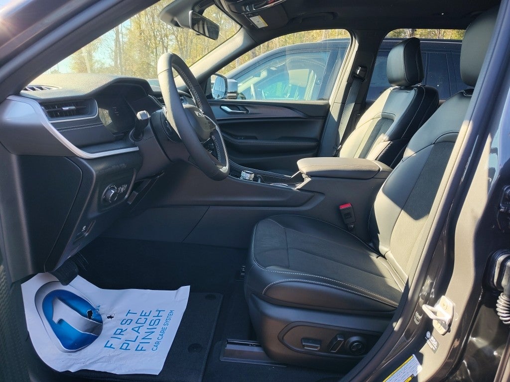 2025 Jeep Grand Cherokee L GRAND CHEROKEE L ALTITUDE X 4X2