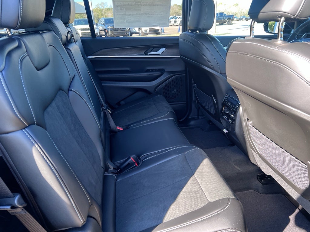 2026 Jeep Grand Cherokee L GRAND CHEROKEE L LAREDO ALTITUDE 4X2