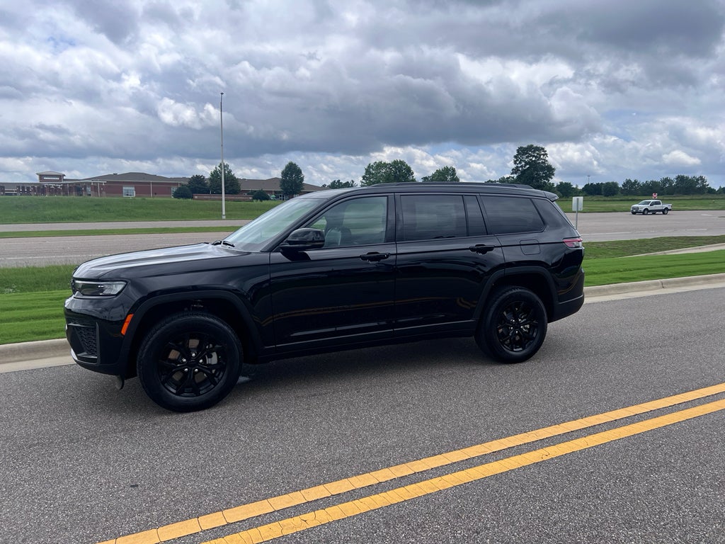 2026 Jeep Grand Cherokee L GRAND CHEROKEE L LAREDO ALTITUDE 4X2