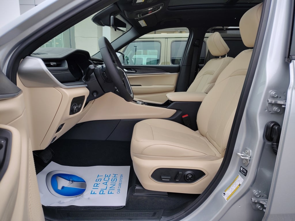 2025 Jeep Grand Cherokee L GRAND CHEROKEE L LIMITED 4X2