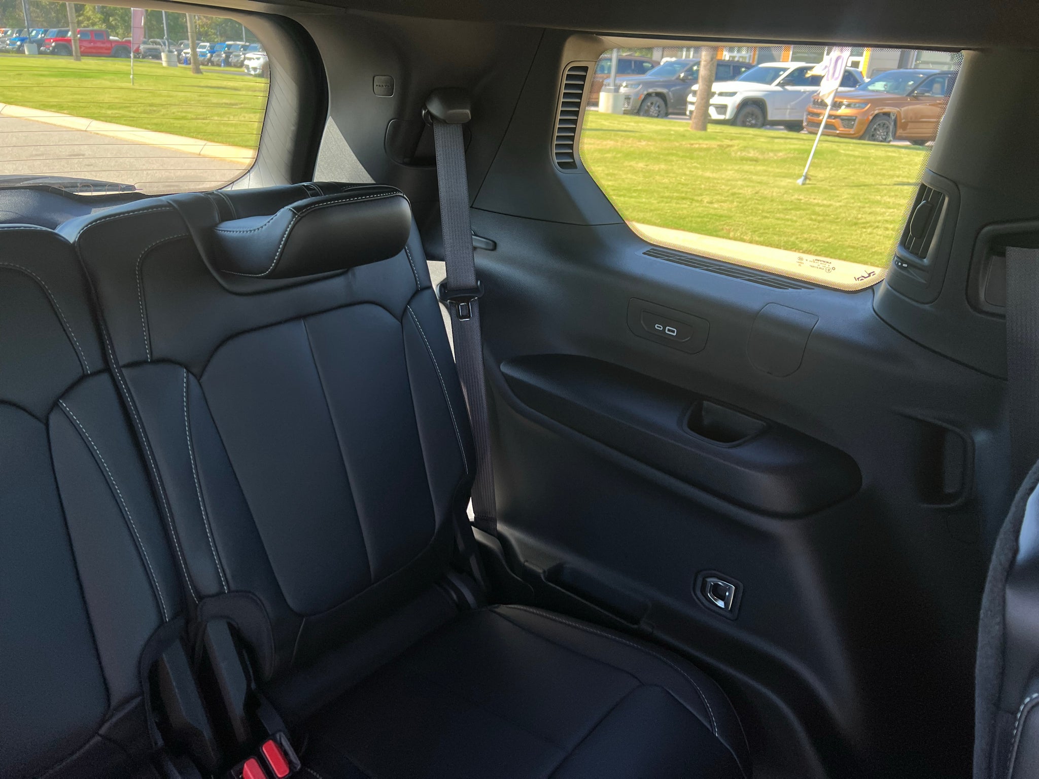 2027 Jeep Grand Cherokee L GRAND CHEROKEE L LIMITED 4X2
