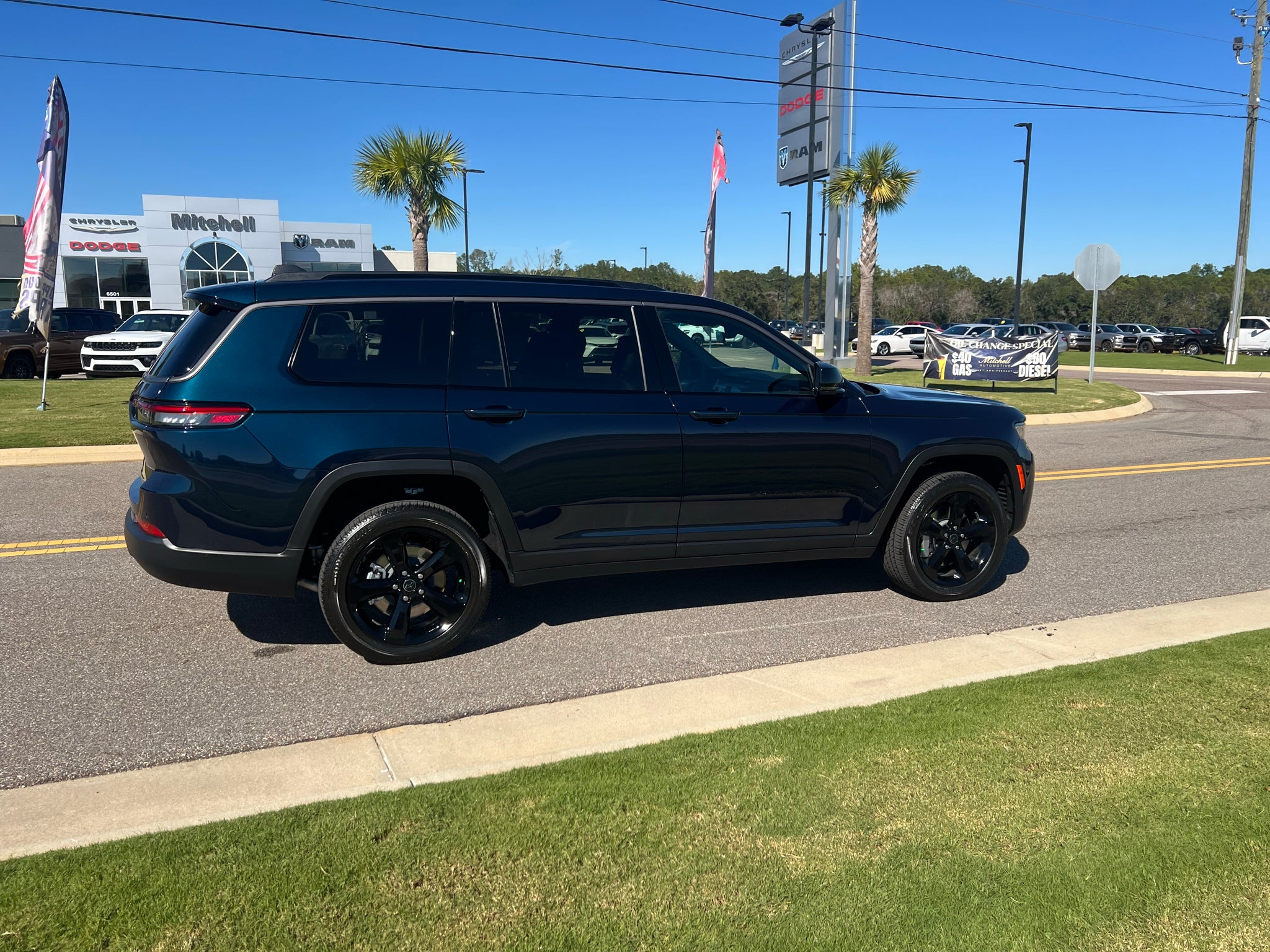 2027 Jeep Grand Cherokee L GRAND CHEROKEE L LIMITED 4X2