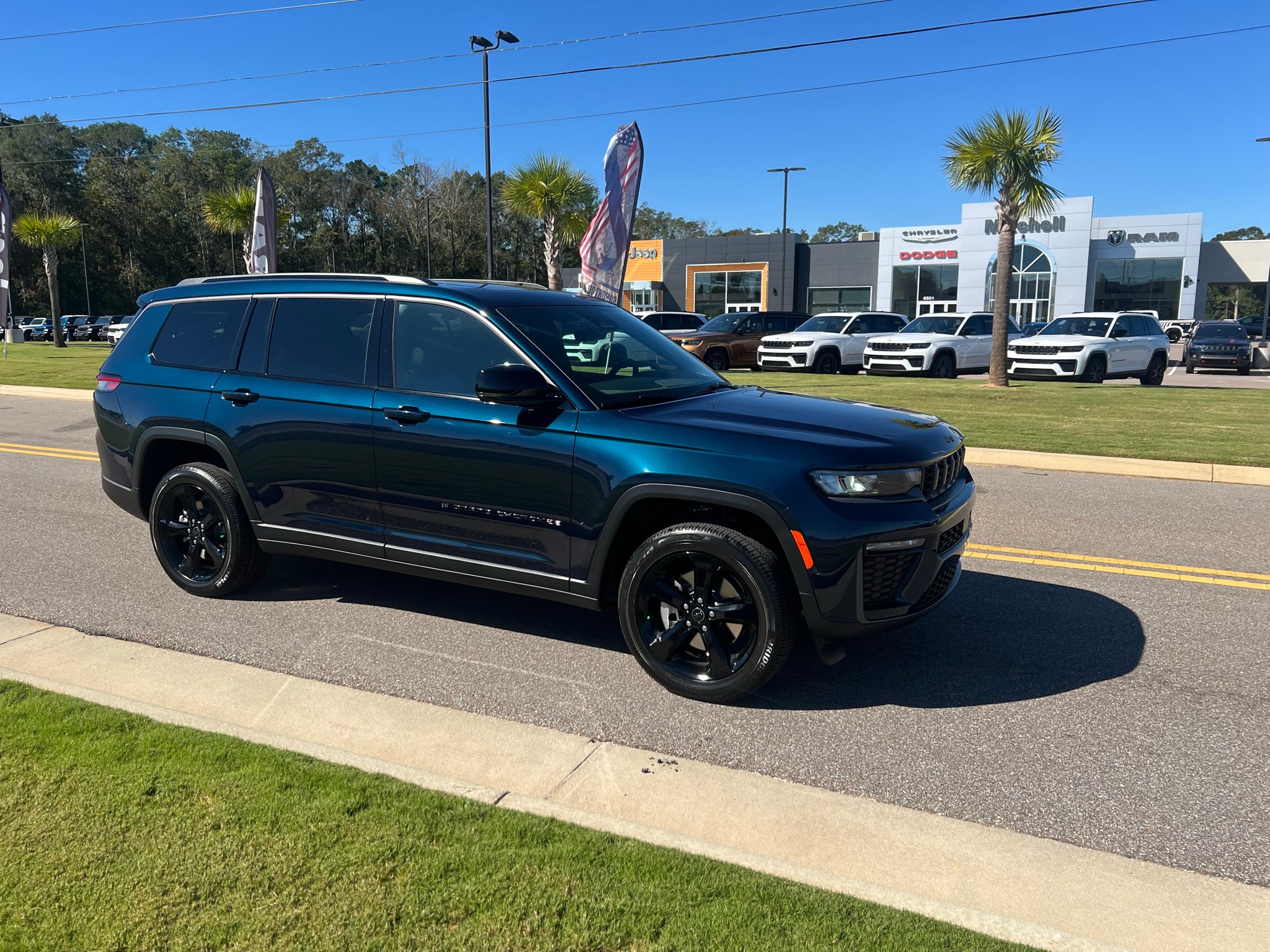 2027 Jeep Grand Cherokee L GRAND CHEROKEE L LIMITED 4X2