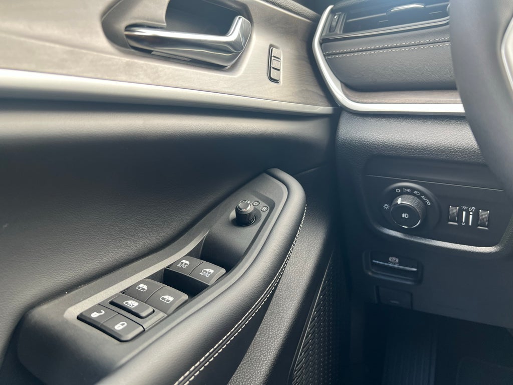 2027 Jeep Grand Cherokee L Limited
