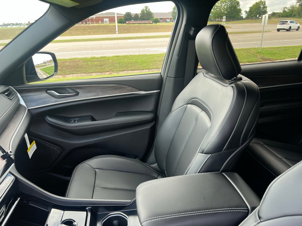2027 Jeep Grand Cherokee L Limited