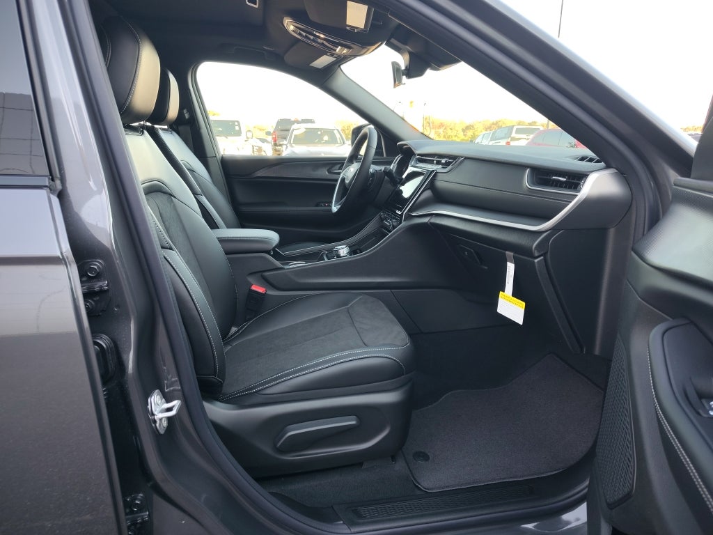 2025 Jeep Grand Cherokee L GRAND CHEROKEE L ALTITUDE X 4X4