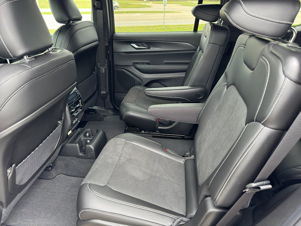 2025 Jeep Grand Cherokee L GRAND CHEROKEE L ALTITUDE X 4X4