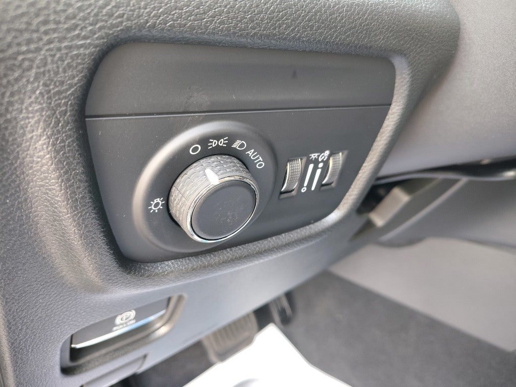 2025 Jeep Grand Cherokee L GRAND CHEROKEE L LAREDO X 4X4