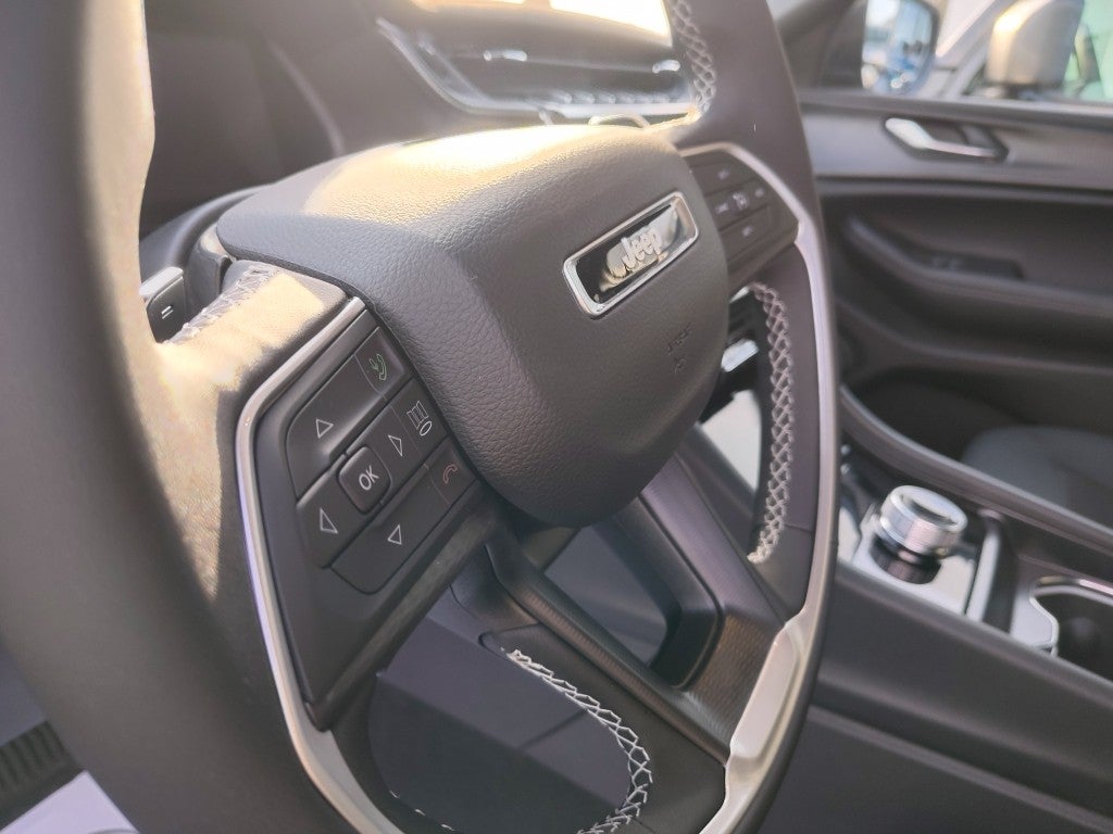 2025 Jeep Grand Cherokee L GRAND CHEROKEE L LAREDO X 4X4