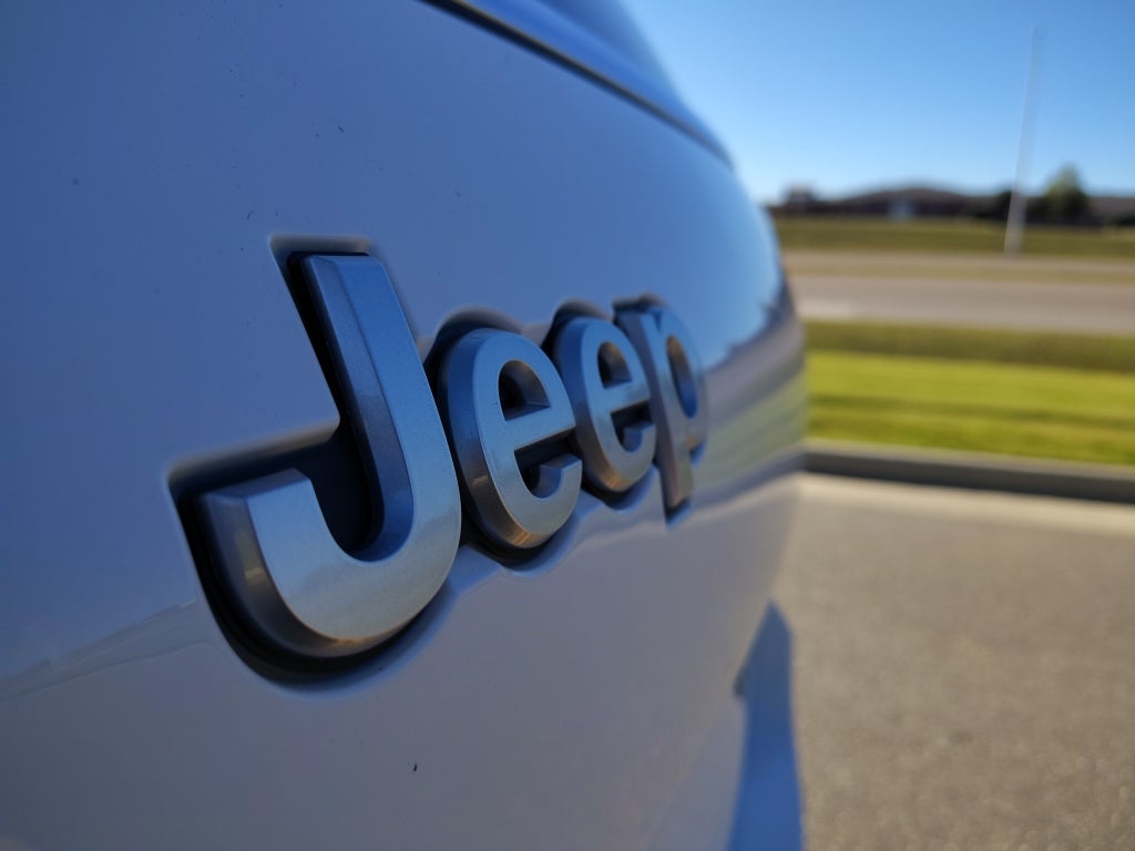 2025 Jeep Grand Cherokee L GRAND CHEROKEE L LAREDO X 4X4