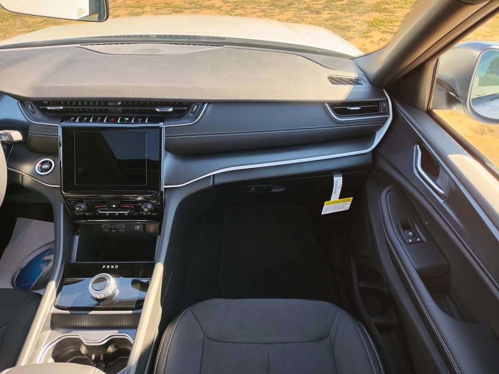 2025 Jeep Grand Cherokee L GRAND CHEROKEE L LAREDO X 4X4