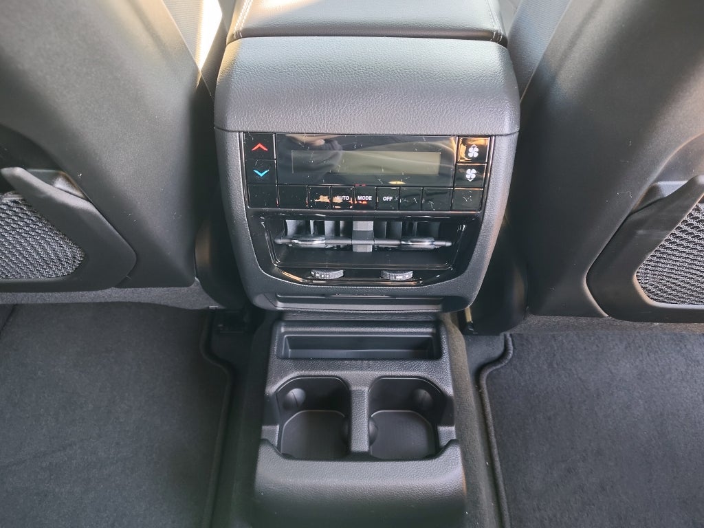 2025 Jeep Grand Cherokee L GRAND CHEROKEE L LAREDO X 4X4